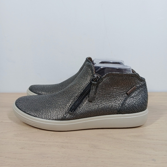 ECCO Soft Black Gray Metallic Pebbled Leather Side Zip Comfort Sneakers 1312 - Picture 1 of 10